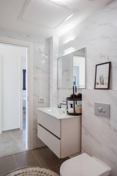 O&O Group- Magical 4Br Apt With Panoramic Sea View Bat Jám Kültér fotó